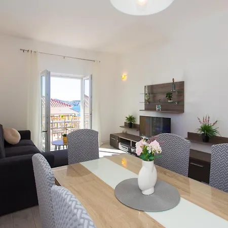Ana Apartment *