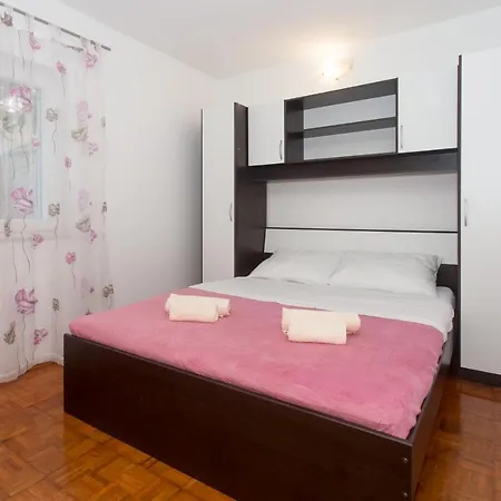Apartment Ana *