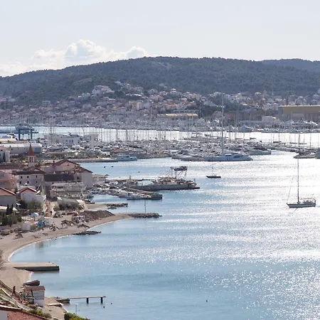 Ana Trogir