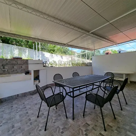 Ana Apartment *