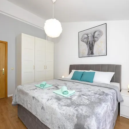 Ana Apartment *
