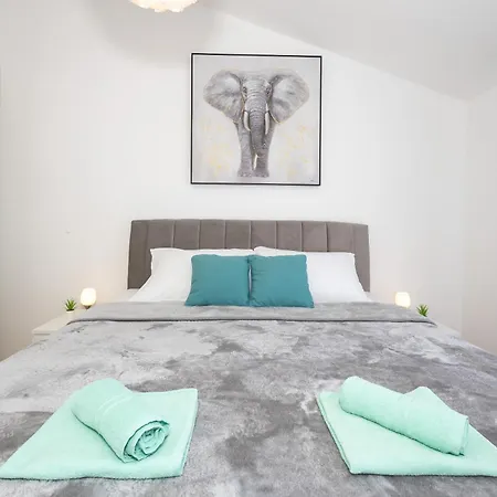 Apartment Ana *