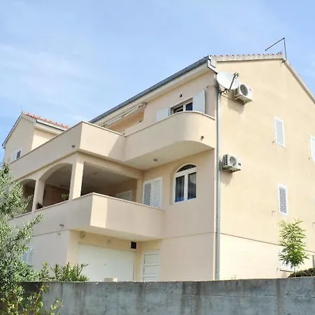 Apartment Ana *