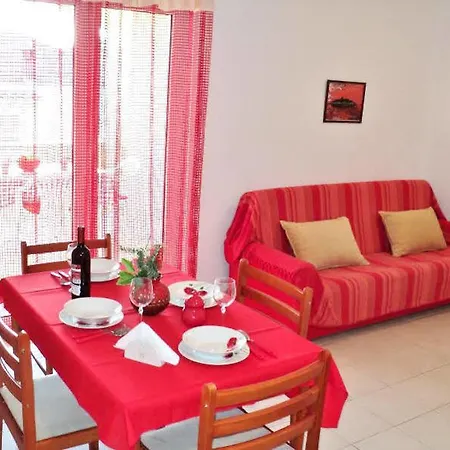 Ana Apartment *