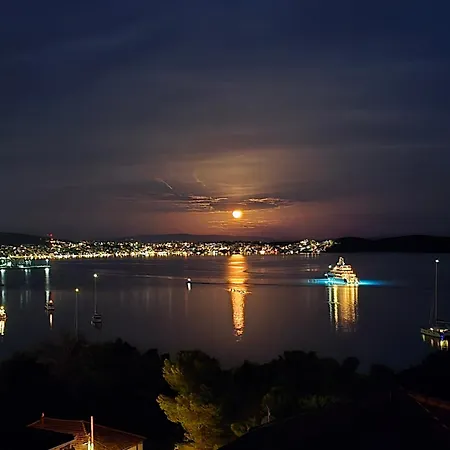 Ana Trogir