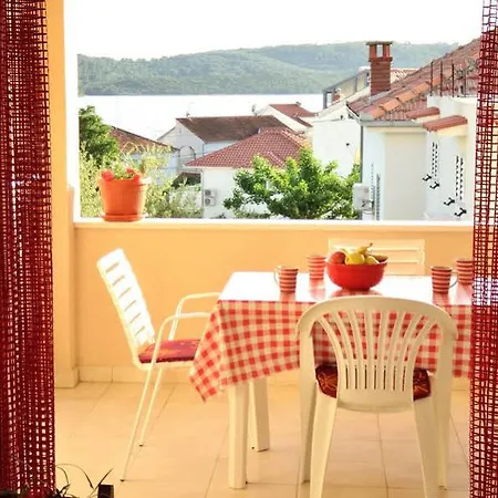 Ana * Trogir