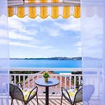 Ana * Trogir