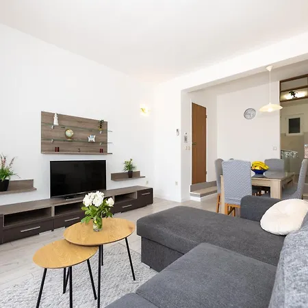 Ana Apartment